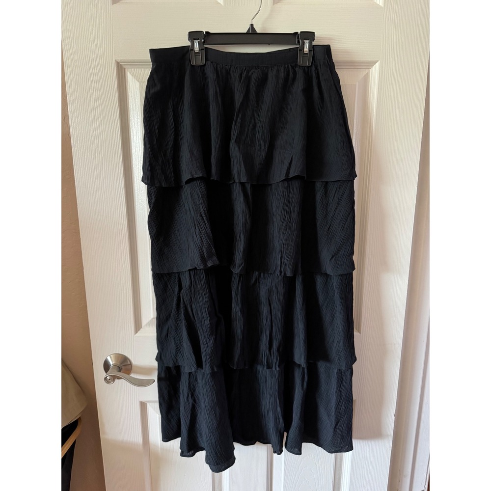 Abercrombie & Fitch Maxi‎ Skirt Women Size Medium Petite Black Tiered Crinkle